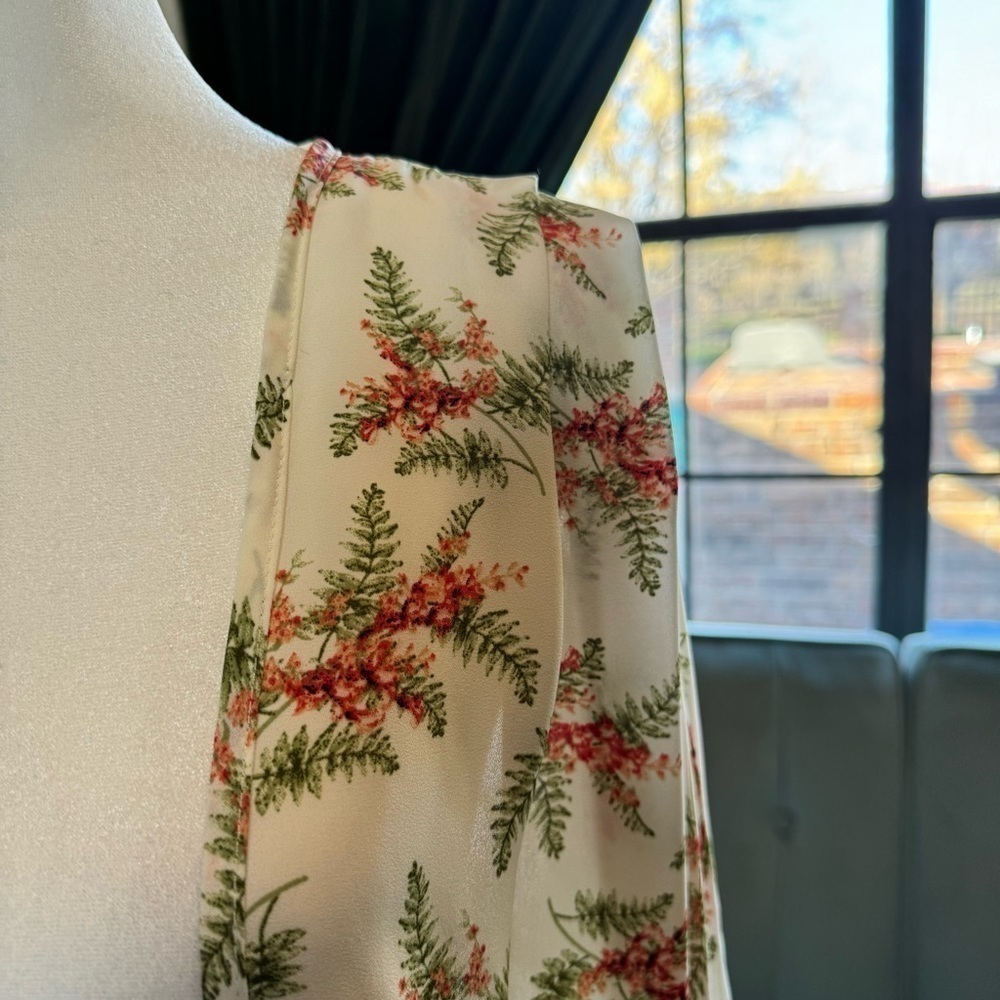 EUC Signature Off White Floral Caftan - Never Worn - Picture 3 of 4
